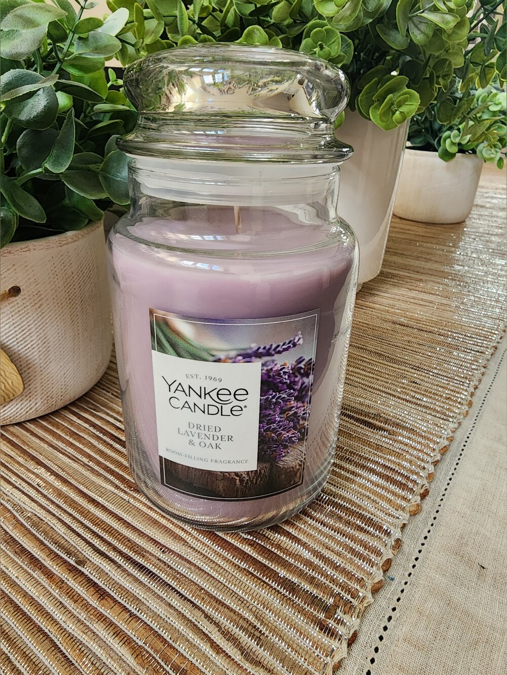 Yankee Candle DRIED LAVENDER AND OAK Large Glass Jar - Light Purple